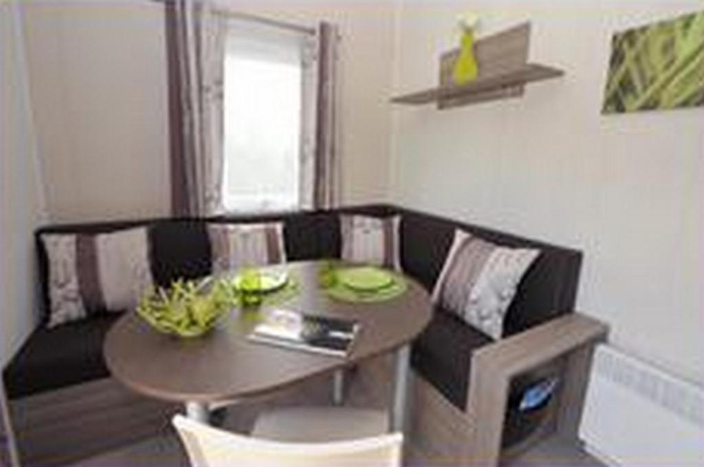 Camping Au Bord De L'Aisne Guignicourt Room photo