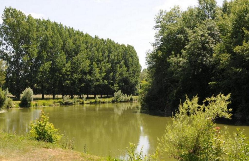 Camping Au Bord De L'Aisne Guignicourt Exterior photo